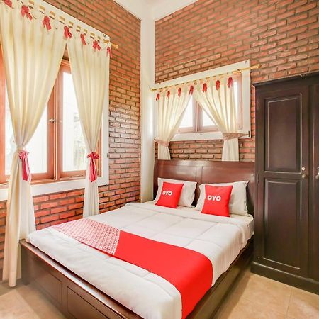 Oyo 3896 Villa Pesona Wisata Puncak Cianjur Eksteriør bilde