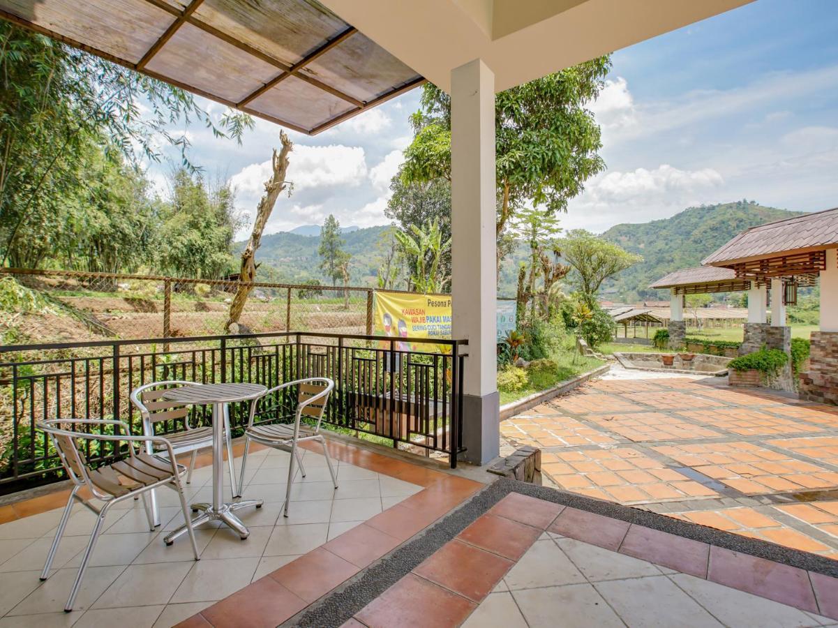 Oyo 3896 Villa Pesona Wisata Puncak Cianjur Eksteriør bilde